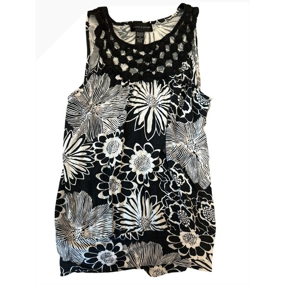 Cable & Gauge Black & White Floral Sleeveless Crochet Neck Top S Cottage Core - Picture 1 of 5